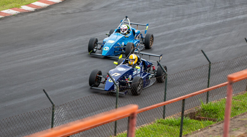 Antonio Souza e André Suenaga são companheiros de equipe na Rosset Racing | foto: Augusto / Speed Photo